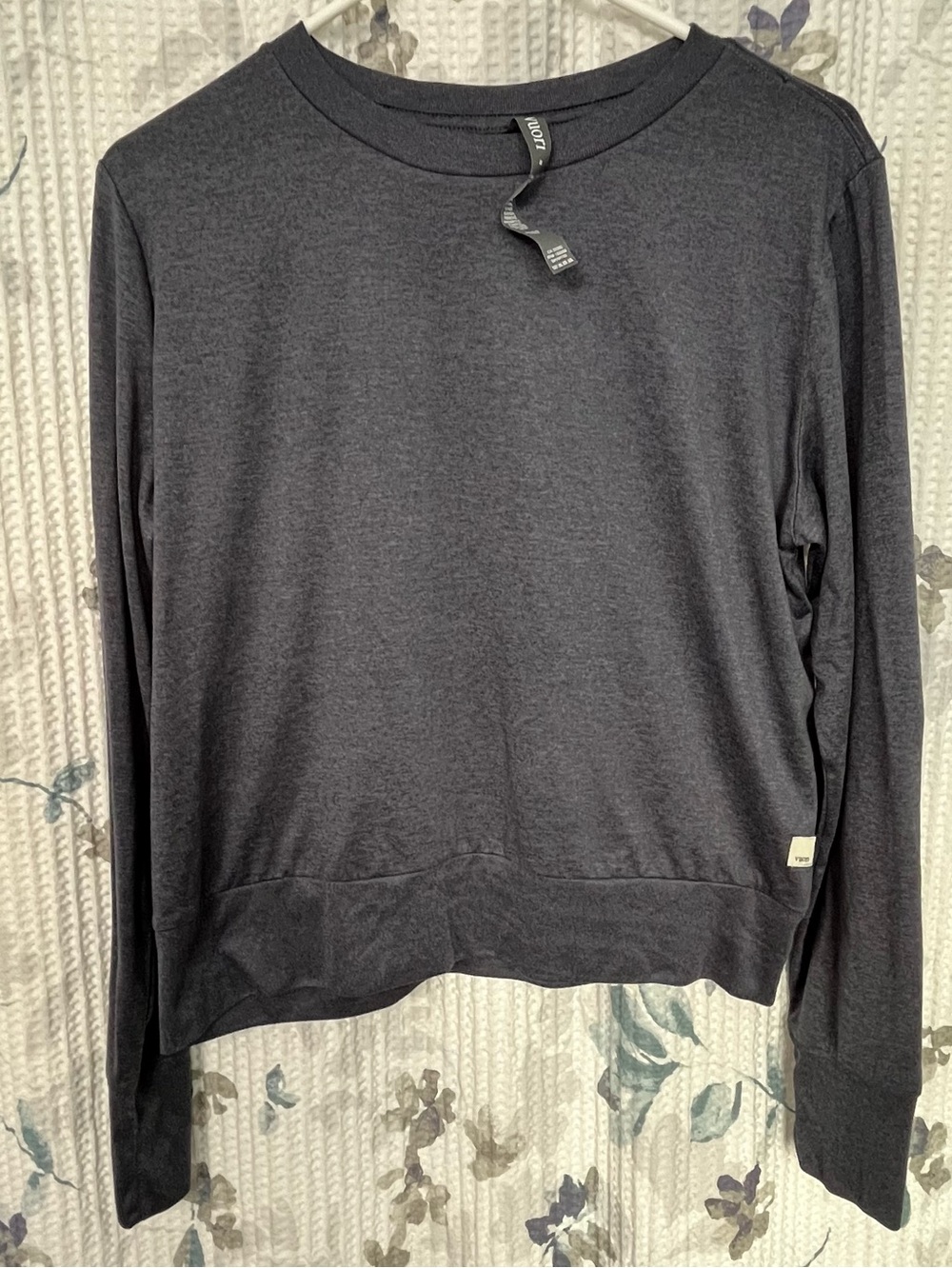 Vuori Women's Daydream Crew. Size Medium